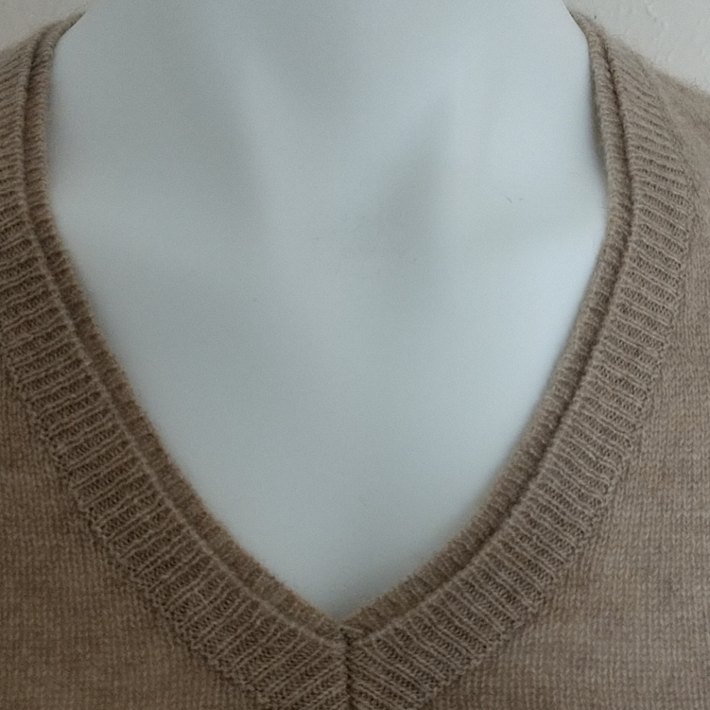 COMING SzXSm CASHMERE 2ply Double V Neck Detail Marina Luna NWT Copy - Picture 2 of 4